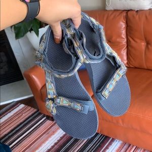Cute Tevas